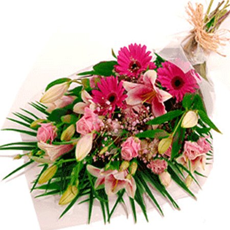 Send Xclusive Hand Bouquet to Bangladesh, Send gifts to Bangladesh