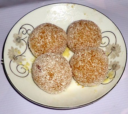 Send Kodom Laddu to Bangladesh, Send gifts to Bangladesh