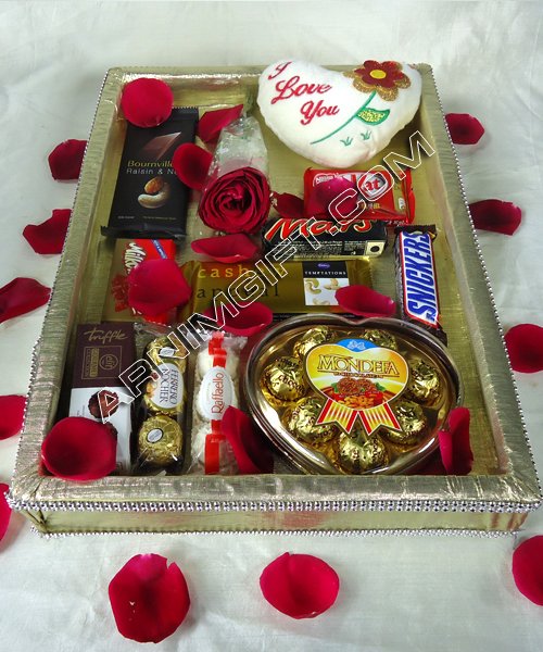 Send Exclusive Decorated Chocolate Basket to Bangladesh, Send gifts to Bangladesh