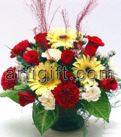 Send Gerbera With Vase to Bangladesh, Send gifts to Bangladesh